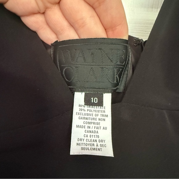 Elegant Black Midi Dress - Picture 6 of 6